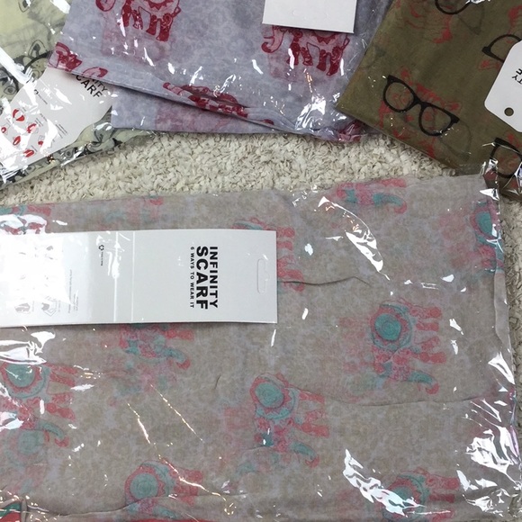 Gauze Infinity Scarves NWT 3 for 15 add to bundle! - Picture 4 of 5